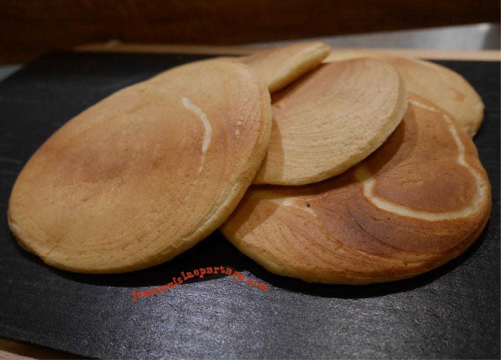 C’est le week end, alors paye tes pancakes au beurre et lait d’amande&nbsp;!